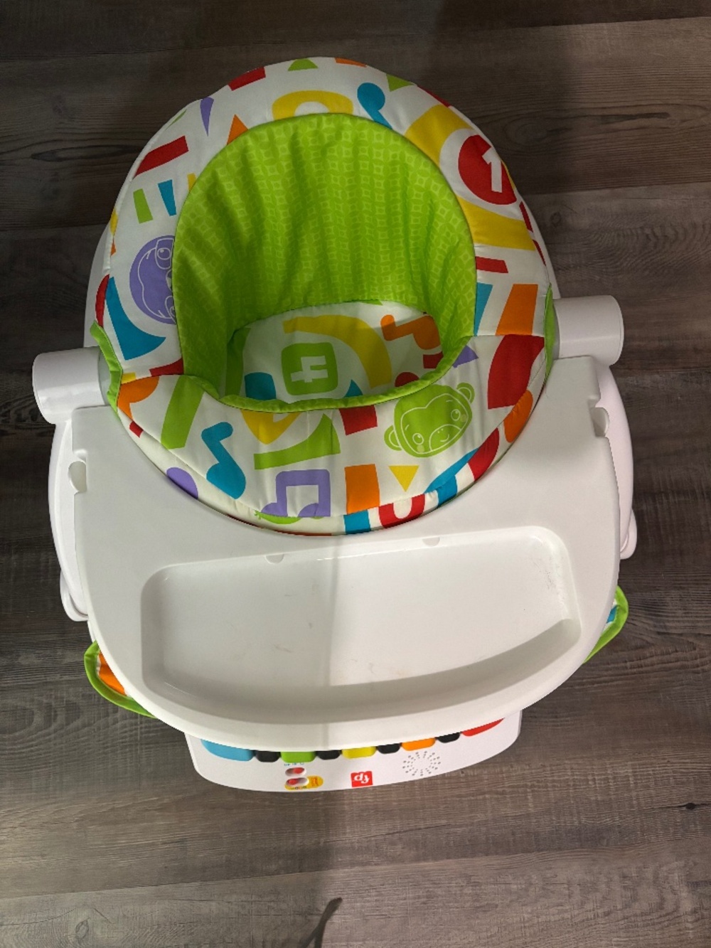 Baby seat with piano